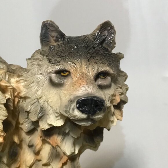 Three Wolf Heads On Rock Base Sculpture Figurine Resin Home Decor Ornament - Picture 5 of 12